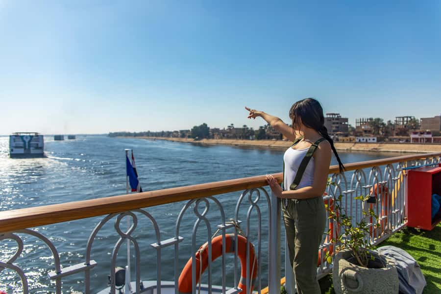 From Luxor: 5-Day Nile Cruise to Aswan with Balloon Ride - Day 1: Karnak, Luxor Temple, and a quiet felucca ride