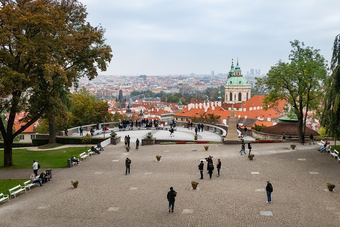 Full-Day Prague Tour with Prague Castle, Lunch and Vltava Cruise - Charles Bridge and Old Town Square