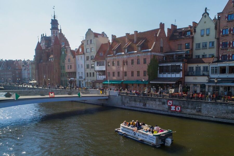 Gdańsk: Motlawa River Sightseeing Catamaran Cruise - Brabank and the new riverfront