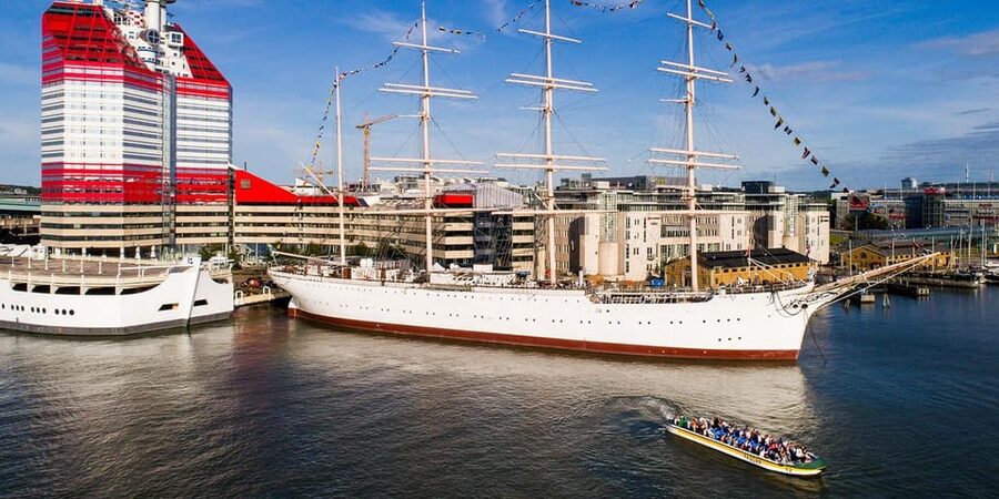 Gothenburg: City Canal Sightseeing Cruise - When the Paddan cruise runs in 2026