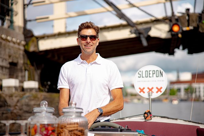 Guided Amsterdam Canal Cruise – Snacks & Drinks on board(1 Hour) - Herengracht and the houses of the Golden Age