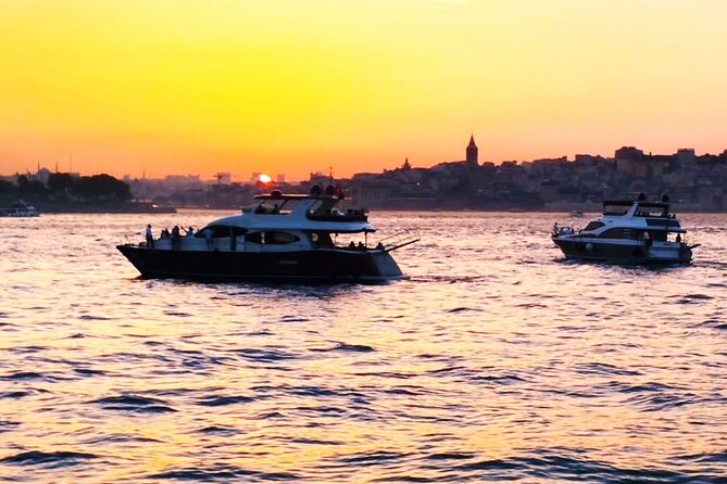 Guided Bosphorus Sunset Cruise on Luxurious Yacht - Small Group Cruise - Why a Bosphorus sunset cruise works so well