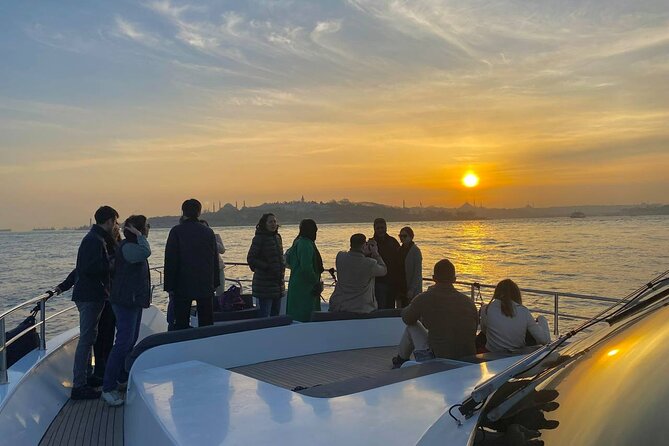Guided Bosphorus Sunset Cruise on Luxurious Yacht - Small Group Cruise - Beylerbeyi Palace and the Asian shore