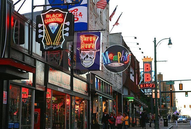Guided Memphis City Tour that includes Riverboat Cruise - What this Memphis day tour does best