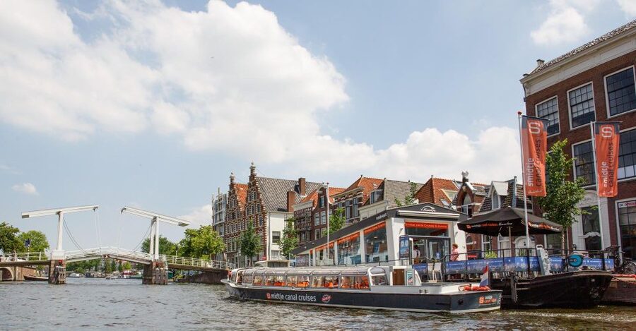 Haarlem: Sightseeing Canal Cruise through the City Center - Key points at a glance