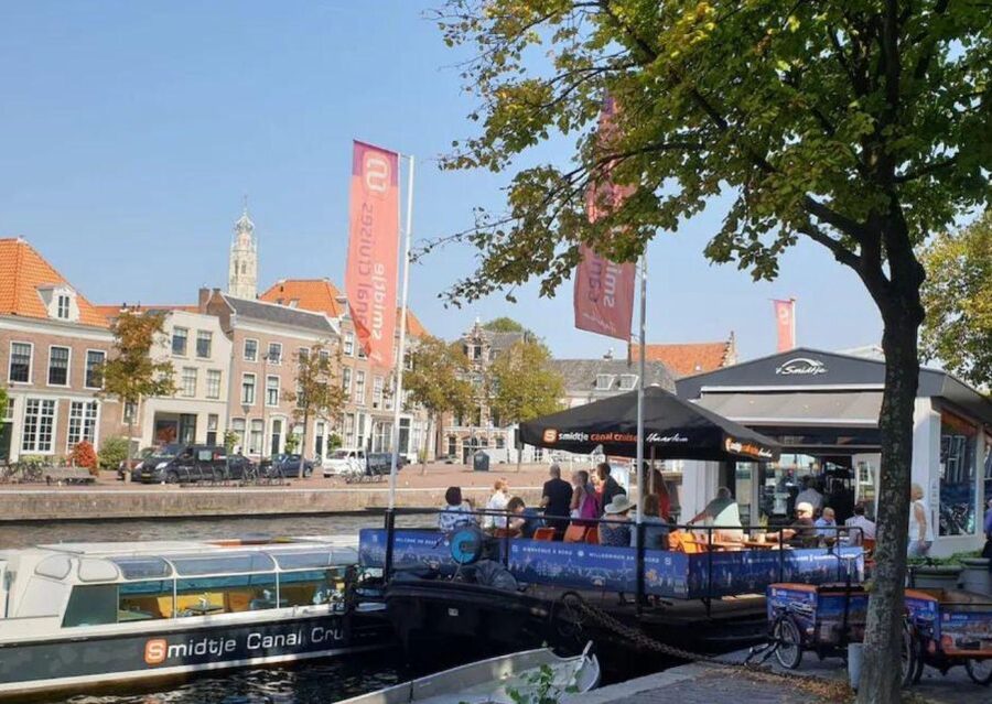 Haarlem: Sightseeing Canal Cruise through the City Center - Commentary, languages, and what you can hear
