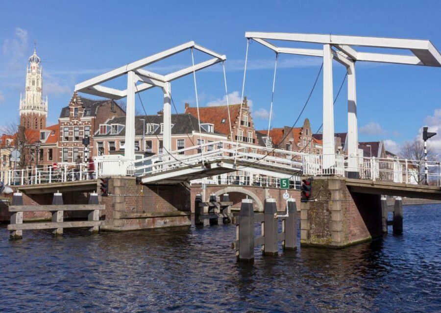 Haarlem: Sightseeing Canal Cruise through the City Center - Following the Spaarne past Haarlem’s historic core