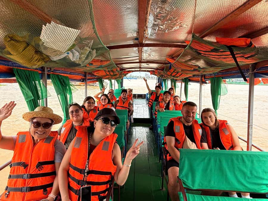 HCM: Authentic Mekong Delta - Boat, TukTuk, Khot Cake Making - Vinh Trang Pagoda adds quiet before the river