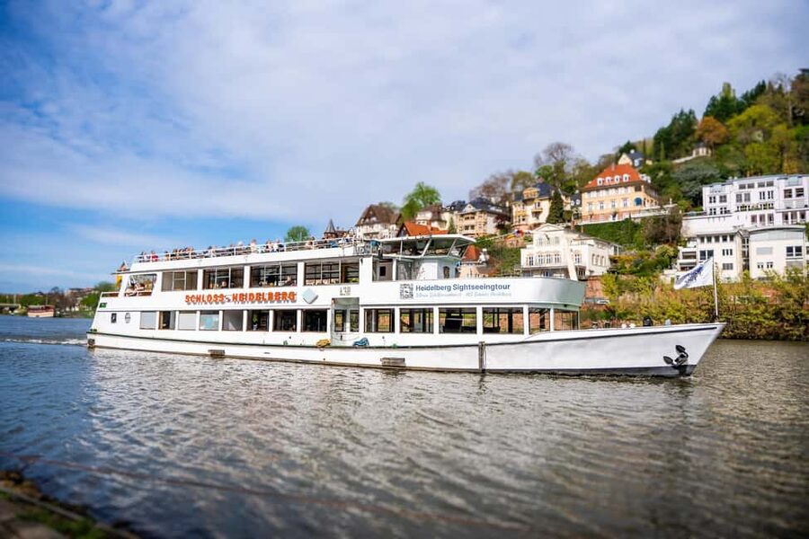 Heidelberg: Neckar River Sightseeing Boat Tour with Drink - Boarding at Pier 5 on Neckarstaden