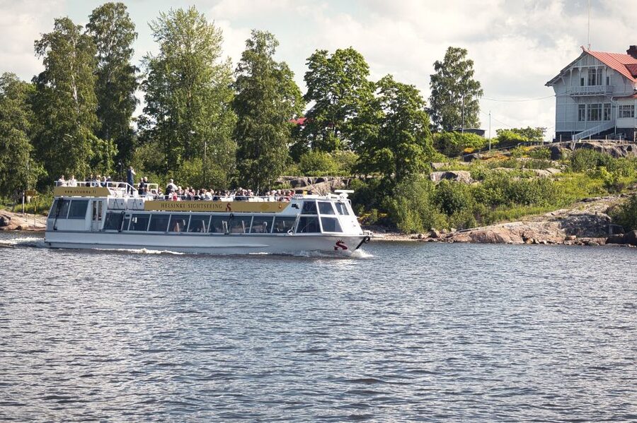 Helsinki: Sightseeing Canal Cruise with Audio Commentary - Jollas, Vartiosaari, and Tammisalo