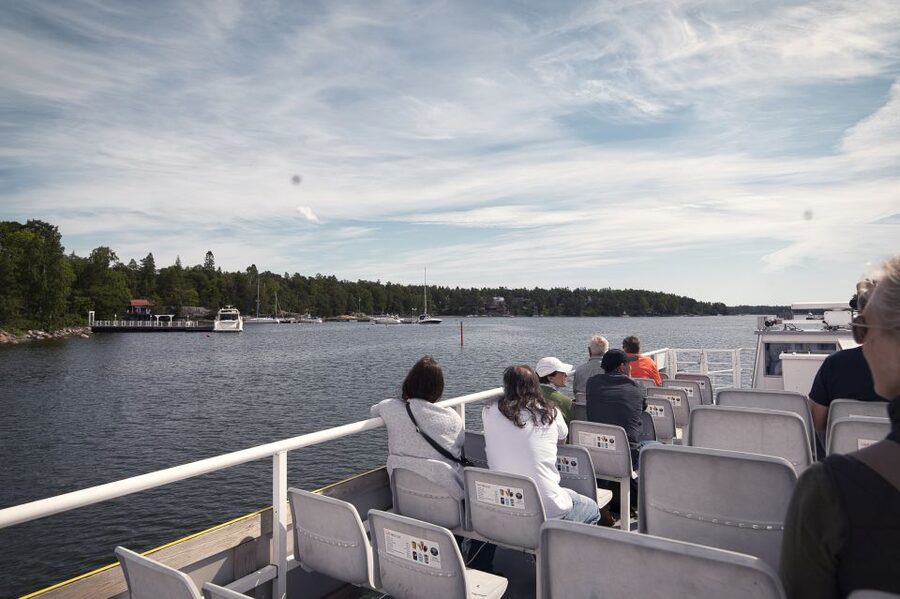 Helsinki: Sightseeing Canal Cruise with Audio Commentary - Icebreakers, Katajanokka, and the return