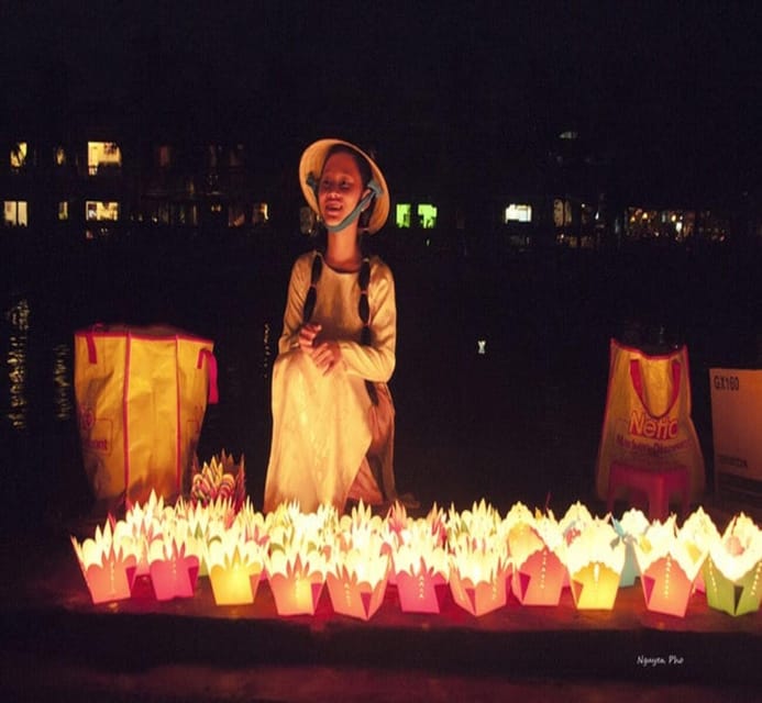 Hoi An: Hoai River Night Boat Trip and Floating Lantern - Timing your visit around the evening crowd