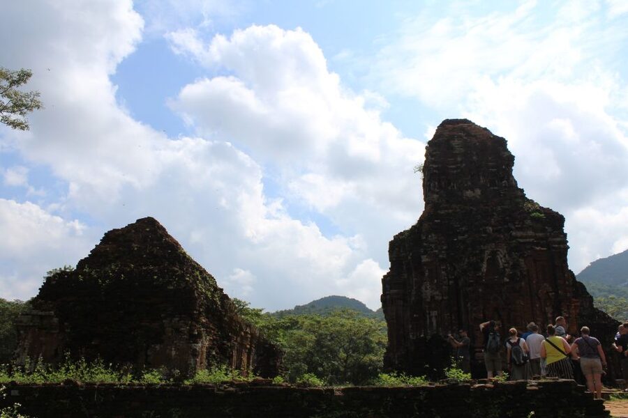 Hoi An: My Son Sanctuary and Thu Bon River Boat Trip - The Cham dance and music performance