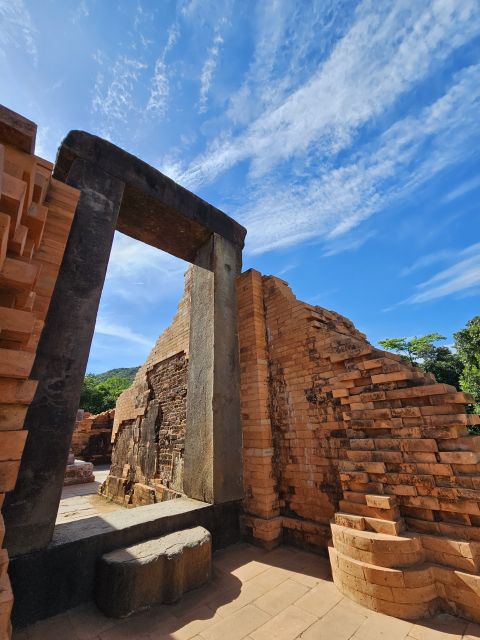 Hoi An: My Son Sanctuary & Sunset River Cruise BBQ or Banhmi - Sunset on the Thu Bon River