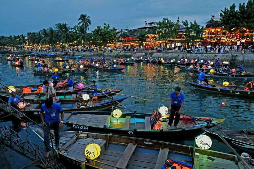 Hoi An: River Lantern Boat Experience with Free 5G eSIM - Key points before you book
