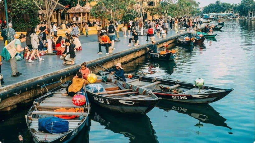 Hoi An: River Lantern Boat Experience with Free 5G eSIM - Meeting near the Japanese Bridge