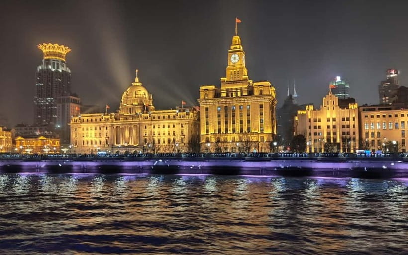 Huangpu Night Cruise: Cozy Vibe & Modern Shanghai Glow - Who will enjoy this most?