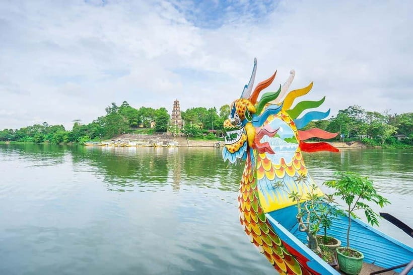 Hue: Dragon Boat, Perfume River, Pagoda & Royal Tomb Tour - Five details that shape the experience