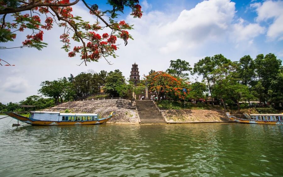 Hue: Dragon Boat, Perfume River, Pagoda & Royal Tomb Tour - Making incense at Thuy Xuan Village