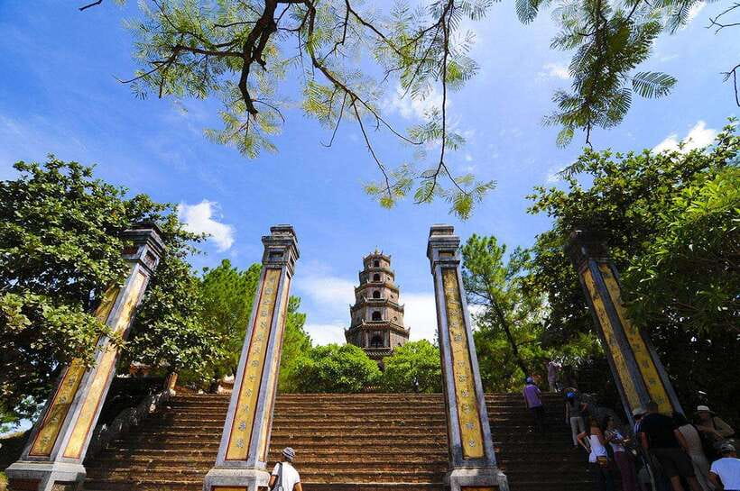 Hue: Dragon Boat, Perfume River, Pagoda & Royal Tomb Tour - Private car, driver and guide choices