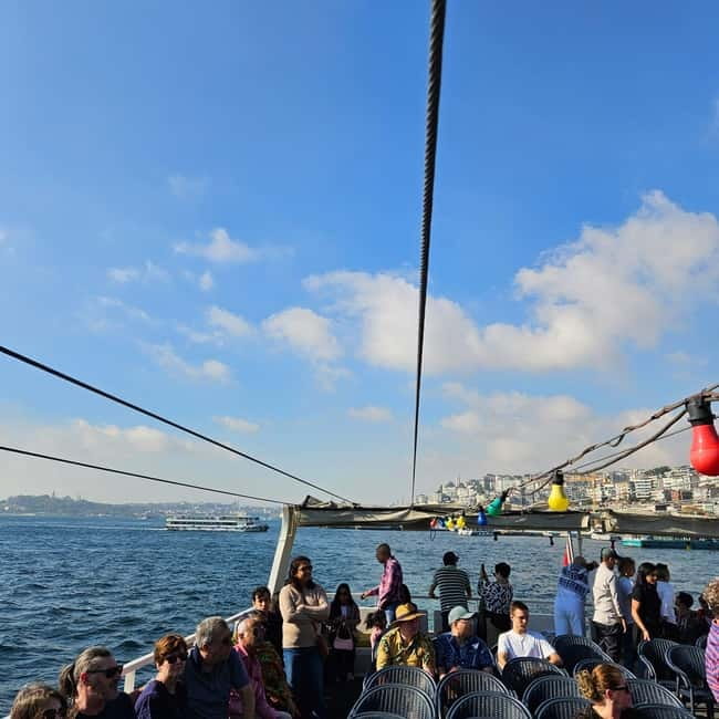 Istanbul Bosphorus: 3-Hour Day Cruise's with Asian Side Stop - From Galata Tower to Dolmabahçe Palace