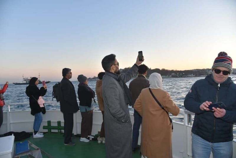 Istanbul Bosphorus: 3-Hour Day Cruise's with Asian Side Stop - Boat comfort, commentary, and refreshments