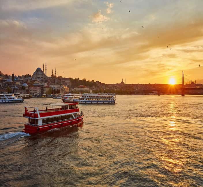 Istanbul: Bosphorus Cruise Morning or Sunset Boat Tour - Maiden’s Tower and the best photo moments