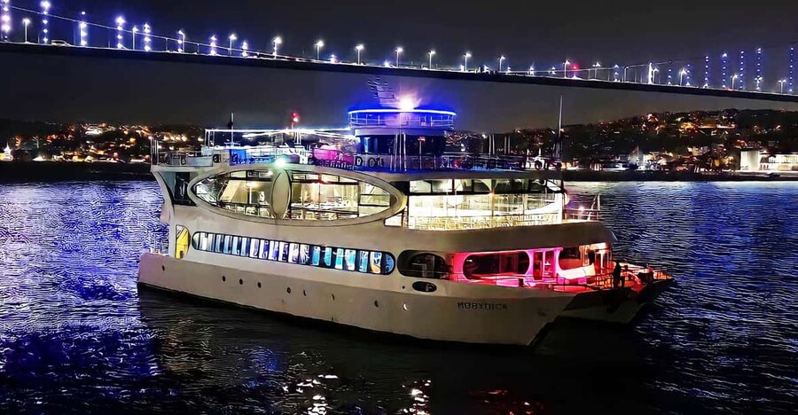 Istanbul: Bosphorus Cruise with Dinner Show - What this Bosphorus evening is really like
