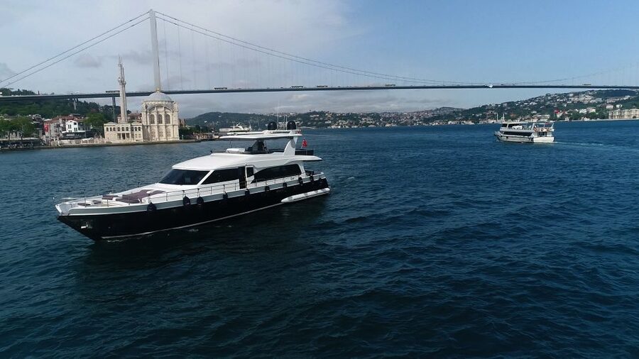 Istanbul: Bosphorus Cruise with Stopover on the Asian Side - Arnavutkoy, Bebek, and the Waterfront Villas