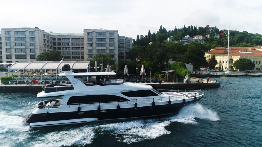 Istanbul: Bosphorus Cruise with Stopover on the Asian Side - The Asian Shore, Beylerbeyi, and Uskudar