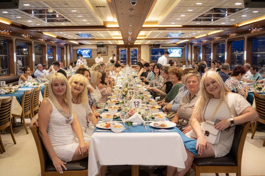 Istanbul: Bosphorus Dinner Cruise & Turkish Night Show - Dolmabahce Palace and the European shoreline