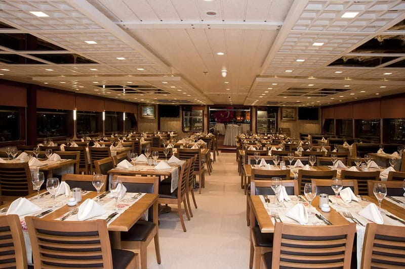 Istanbul: Bosphorus Dinner Cruise & Turkish Night Show - Rumeli Fortress and the northern stretch