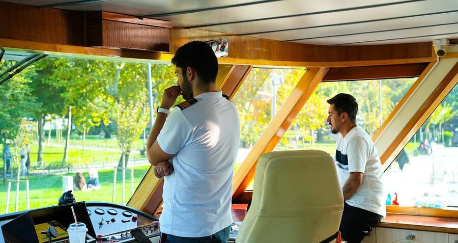Istanbul: Bosphorus & Golden Horn Cruise Daytime or Sunset - Practical advice for a smoother ride