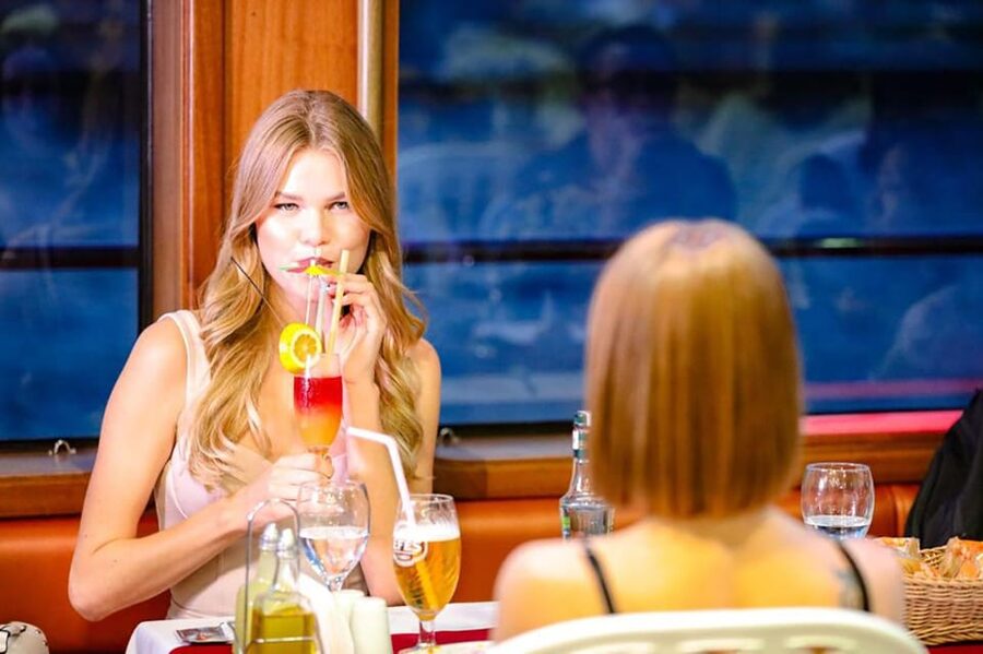 Istanbul: Bosphorus Night Dinner Cruise with Private Table - Dinner at your private table