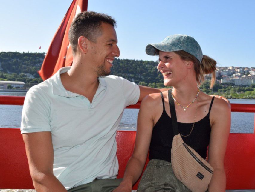 Istanbul: Bosphorus Sightseeing Cruise Tour with Audio Guide - Rumeli Fortress and the turn toward Asia
