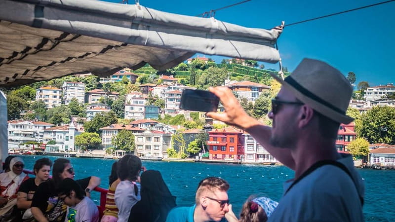 Istanbul: Bosphorus Sightseeing Cruise Tour with Audio Guide - Beylerbeyi Palace to Maiden’s Tower