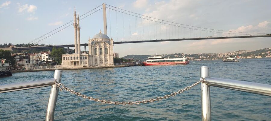 Istanbul: Bosphorus Sunset Cruise on Yacht with Live Guide - The Asian shore: fortresses, palaces, and wooden houses