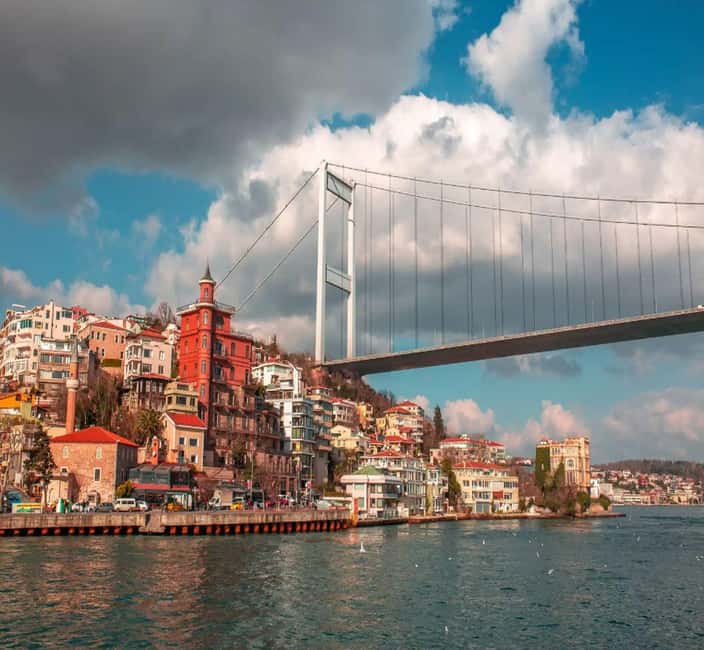 Istanbul Bosphorus Sunset Guided Cruise Tour - What the guiding adds