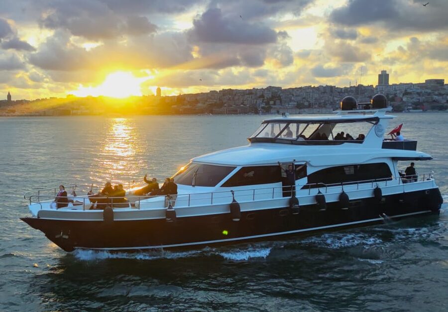 Istanbul: Bosphorus Sunset Yacht Cruise with Live Guide - Galataport and the final city lights