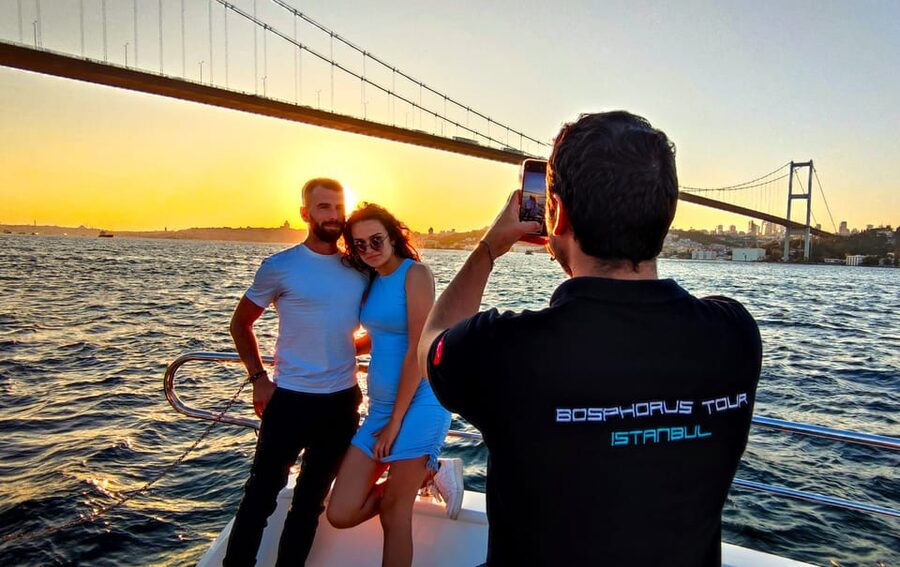 Istanbul: Bosphorus Sunset Yacht Cruise with Live Guide - Boarding at Kabatas and choosing your seat