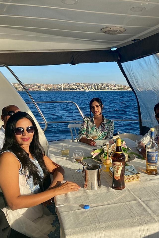 Istanbul: Bosphorus Yacht Cruise at Sunset with Snacks - Why a sunset cruise works so well in Istanbul