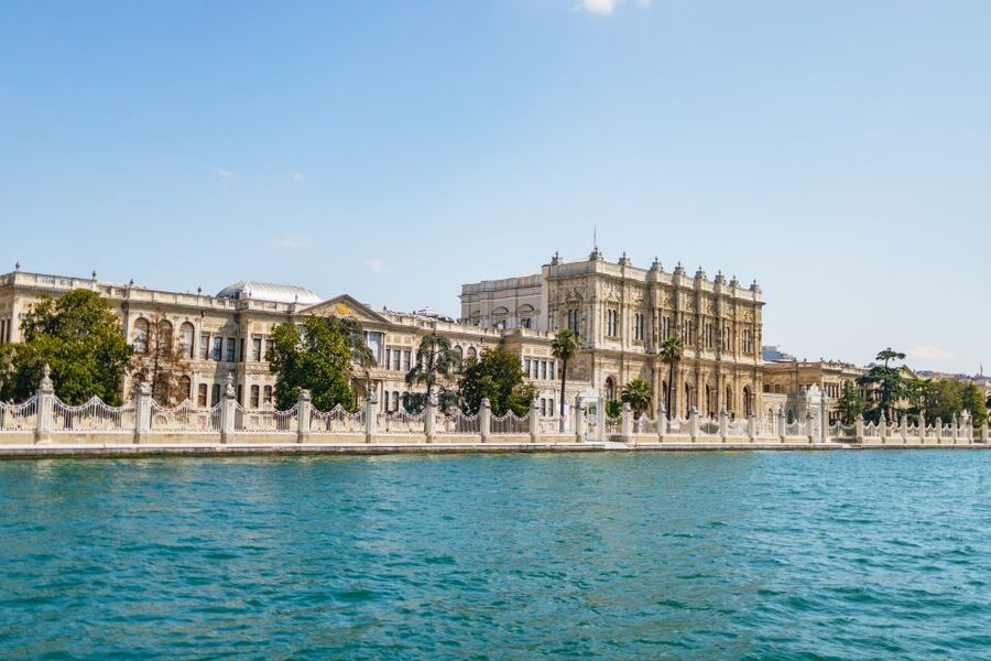 Istanbul: Bosphorus Yacht Cruise with Stopover on Asian Side - Rumeli Fortress and the second bridge