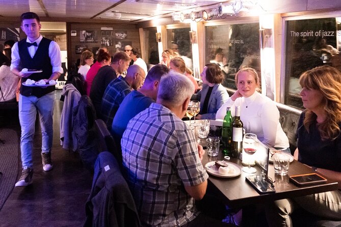 Jazz Boat: Popular LIVE JAZZ dinner cruise - What to wear and how to use the boat