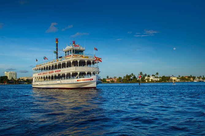 Jungle Queen Riverboat 90-Minute Narrated Sightseeing Cruise in Fort Lauderdale - The first hour: Fort Lauderdale’s waterfront show