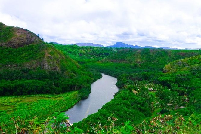 Kauai Waimea Canyon, Wailua River Boat and Fern Grotto Tour - Why this tour works for first-time Kauai visitors