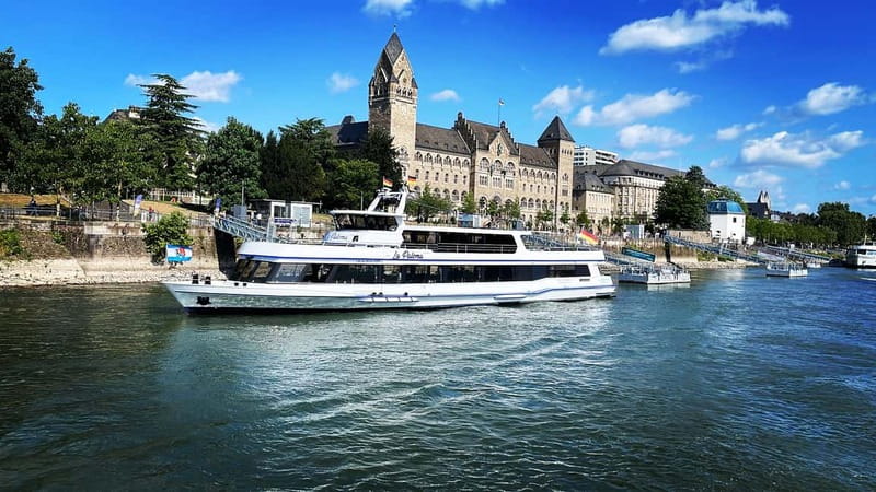 Koblenz:Rhine Valley boat tour along the castles and palaces - Lahneck Castle and Stolzenfels from the river
