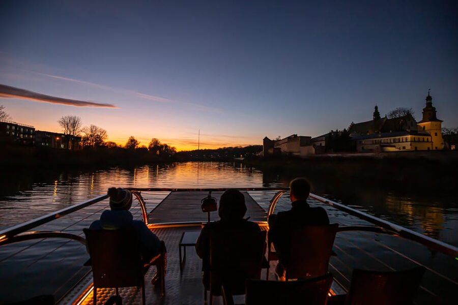 Krakow: Sightseeing Cruise on Vistula River with Audio Guide - Wawel, the Dragon, and the Church on the Rock