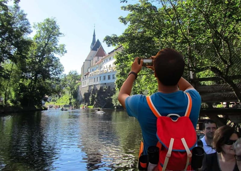 Krumlov's Best Of: River Cruise, Castle Tour & Lunch ☀️| 5h - Key points at a glance