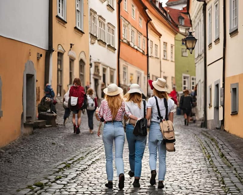 Krumlov's Best Of: River Cruise, Castle Tour & Lunch ☀️| 5h - The castle garden, Bellaria, and revolving auditorium