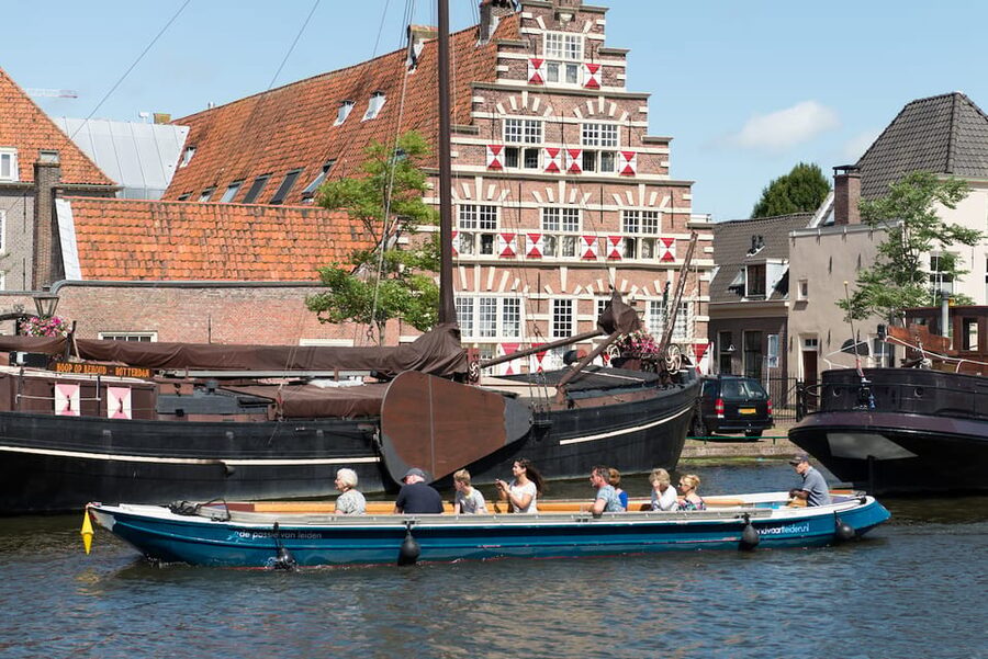 Leiden: Guided City Canal Cruise - The first stretch through Leiden’s old center